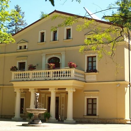 Dwor Debowiec I Exterior photo