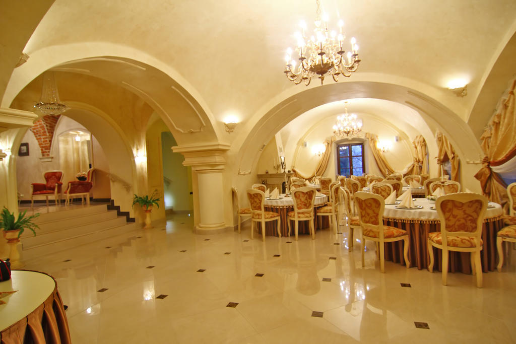Dwor Debowiec I Exterior photo