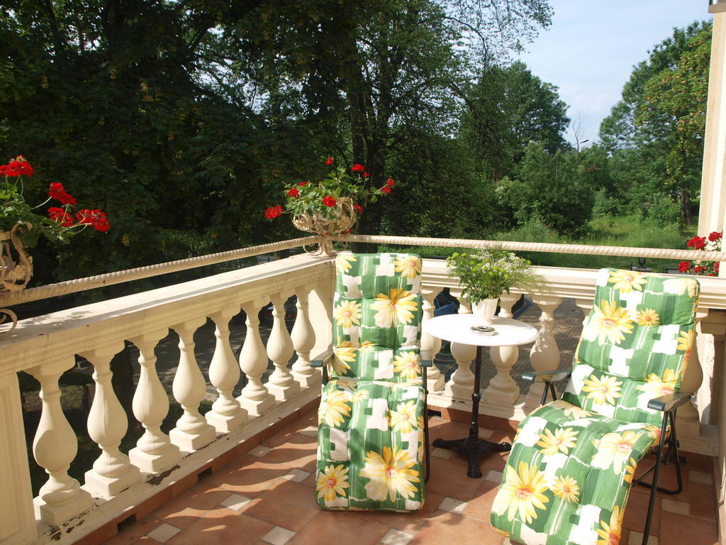 Dwor Debowiec I Exterior photo